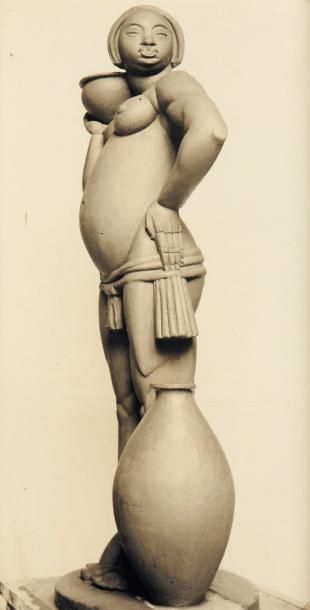 OSCAR JESPERS (1887-1970) Ensemble de 15 photographies représentant des sculptures...