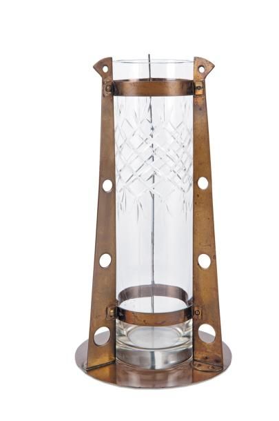GUSTAVE SERRURIER-BOVY (1858-1910) Vase Val St Lambert En laiton et cristal. Vers...