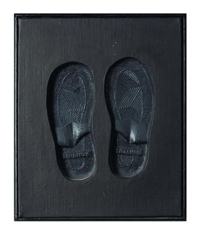 ROY ADZAK (1927-1988) Empreintes de chaussures d'enfant, 1965 Huile sur toile et...