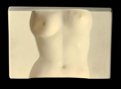 ROY ADZAK (1927-1988) Empreinte de buste Résine peinte. Signée au dos. H_23,5 cm...