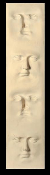 ROY ADZAK (1927-1988) Quatre visages, Positif - Négatif. Bois et plâtre peint. Signé...