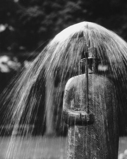 JEAN-MICHEL FOLON (1934-2005) Pluie, 1996 Bronze à patine brune Signée et numérotée...