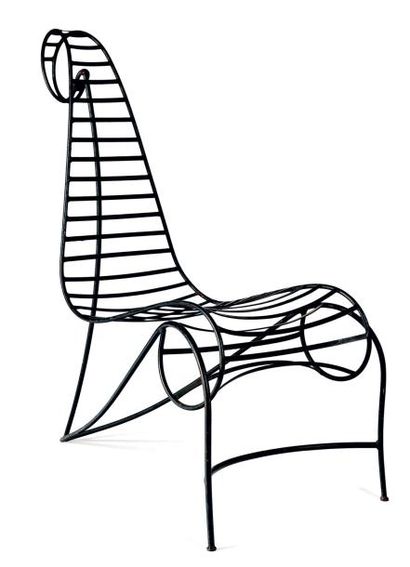 ANDRÉ DUBREUIL (NÉ EN 1951) Chauffeuse modèle « Spine chair » Métal laqué noir. Édition...
