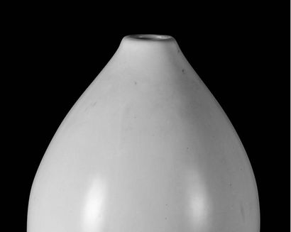 TOINI MUONA (1904-1987) Vase Céramique blanche. Édition Arabia. Vers 1950. H_36 ...