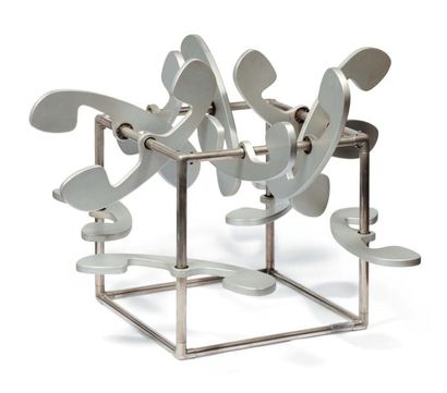 RUTH FRANCKEN (1924-2006) Multitéléphone, 1968 Sculpture en acier chromé et aluminium....