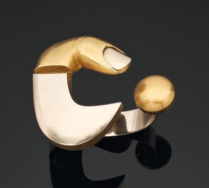 BRUNO MARTINAZZI Rare bracelet « metamorfosi » en or blanc et or jaune. 1973 Pièce...