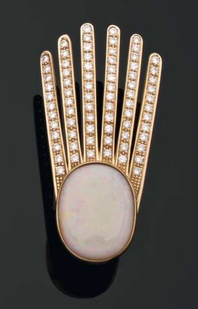 ALESSANDRO MENDINI, 1990 Importante bague en or, diamants et opale. Commande spéciale,...