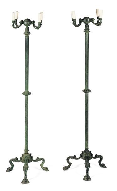 MAISON FRANK Paire de lampadaires en fer forgé Vers 1930 H_169 cm Provenance: Collection...