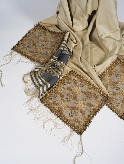null An important Dutch prayer shawl (Tallith) with French brocade from Lyon. Mid...