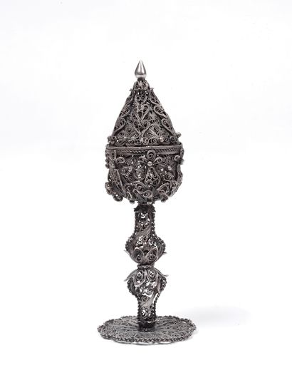 null A filigree silver spice box,
Italy, circa 1700
This is a very elegant model,...