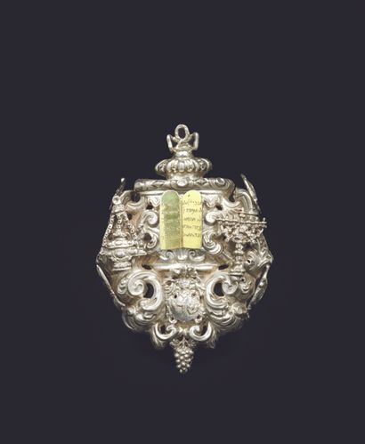 null 
An 18th century North Italian silver amulet

Very fine craftmanship. Decorated...