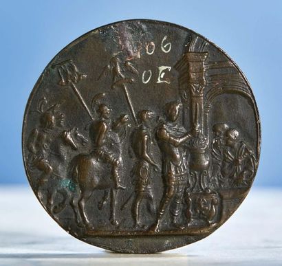 null Oval PLATE in patinated bronze depicting Mucius Scaevola putting his hand into...