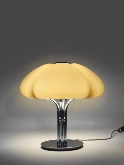 GAE AULENTI (1927-2012) 
Lampe de table modèle « Quadrifoglio »




ASB beige et...