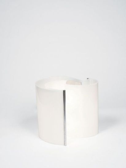 FRANCO MAZZUCCHELLI (Né en 1939) Lampe de table modèle « 8105 » 

Plexiglas opalin...