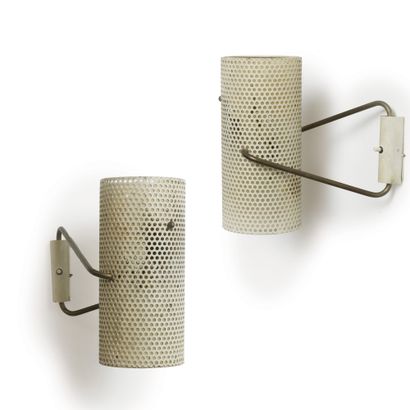 Pierre GUARICHE (1926-1995) Pair of spotlights model "G16"
Perforated metal and brass
Perforated...