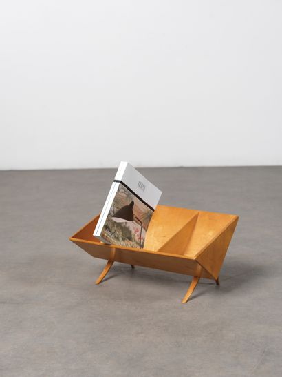 Bruno MATHSSON (1907-1988) Magazine holder model "T 704"
Birch

 Edition Karl Mathsson
Designer's...