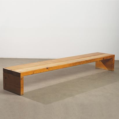 ROLAND WILHELMSSON (XXE SIÈCLE) Large bench
Pine
Pine
Edition Karl Andersson & Söner
Around...