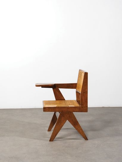 Pierre Jeanneret (1896-1967) Chaise écritoire dîte «writing chair»
Teck et cannage
Teak...