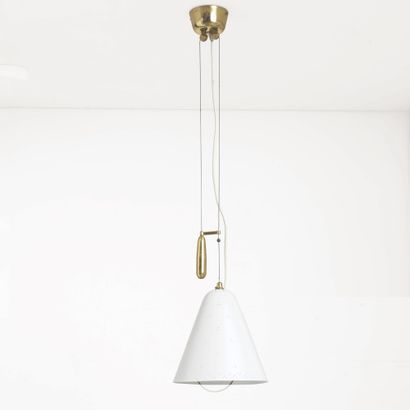 Paavo Tynell (1890-1973) Hanging lamp model "A1 942"
Gilt brass and lacquered metal
Gilt...