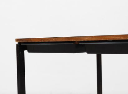 Charlotte PERRIAND (1903-1999) Table modèle «Maison du Brésil»
Métal et bois mélaminé...
