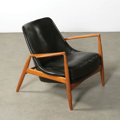 Ib Kofod-larsen (1921-2003) Fauteuil modèle «Sälen/Seal»
Teck et cuir noir
Teak and...