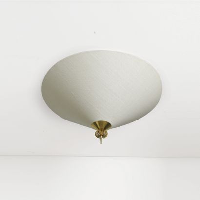 Paavo Tynell (1890-1973) Suspension modèle «1076»
Laiton et tissu
Brass and fabric
Édition...