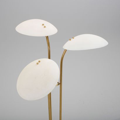BERTIL BRISBORG (1910-1993) Floor lamp
Brass and white lacquered metal
Brass and...