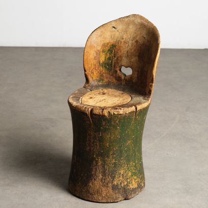 TRAVAIL SUÉDOIS (XIXE SIÈCLE) Armchair "heart"
Wood
Wood
About 1870
H_70 cm D_34,5...