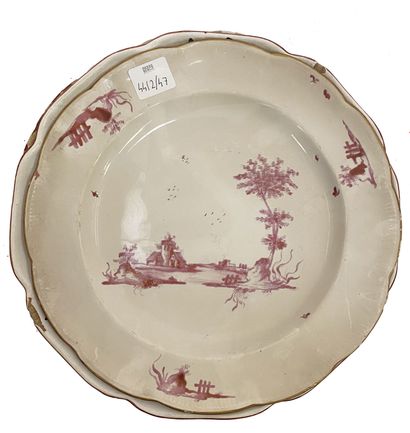 null Ceramic lot including 13 plates and 2 dishes in Eastern earthenware and Rouen...