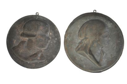 null Two patinated bronze medallions representing: Danton in left profile signed...