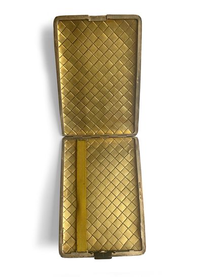  Cigarette holder made of woven silver in rectangular shape. L_11,5 cm; W_8cm Gross...