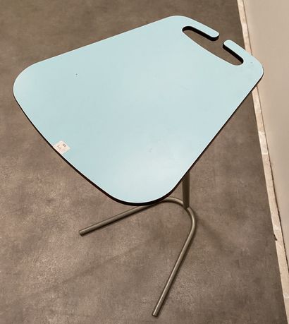null FRENCH WORK 


Formica and aluminium tubular side table


H_86,5 cm W_45,5 cm...
