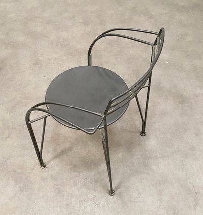null PASCAL MOURGUE(1943-2014) Paire de fauteuil modèle «Lune d'argent» Métal laqué...