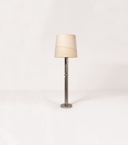 null MARCEL-LOUIS BAUGNIET (1896-1995) Important floor lamp Chromed metal About 1930...