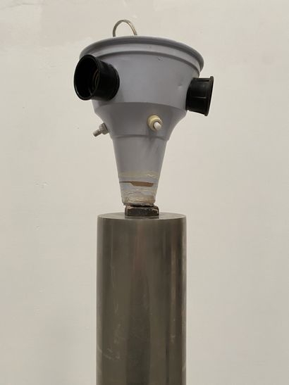 null MARCEL-LOUIS BAUGNIET (1896-1995) Important lampadaire Métal chromé Vers 1930...