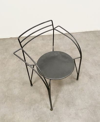 null PASCAL MOURGUE(1943-2014) Paire de fauteuil modèle «Lune d'argent» Métal laqué...