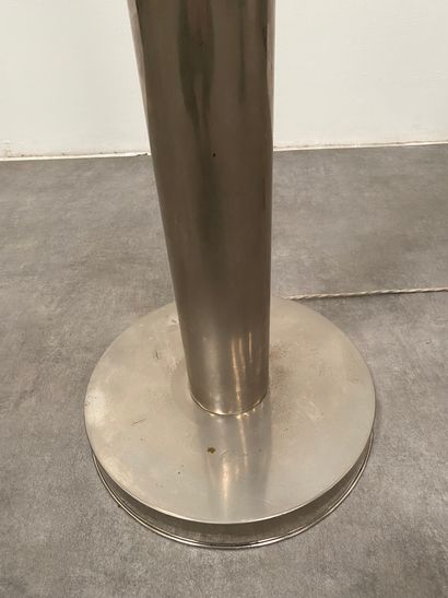 null MARCEL-LOUIS BAUGNIET (1896-1995) Important floor lamp Chromed metal About 1930...