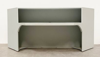 null POL QUADENS (Born 1960) Three-part reception desk Lacquered wood and glass About...