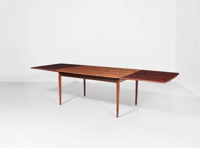 null ARNE VODDER (1926-2009) Table modèle « 254 » Palissandre Édition Sibast Møbler...