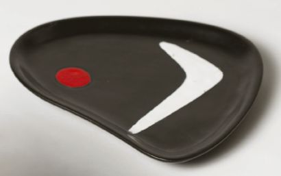 PETER (1921-2009) & DENISE (1921-2017) ORLANDO Small dish
Black, red and white enamelled...