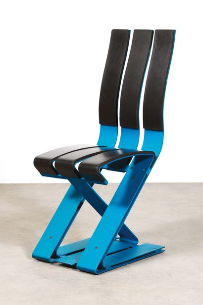 Ron ARAD (né en 1951) 
Chaise «school chair»
Lames d'aluminium et caoutchouc noir
Aluminum...