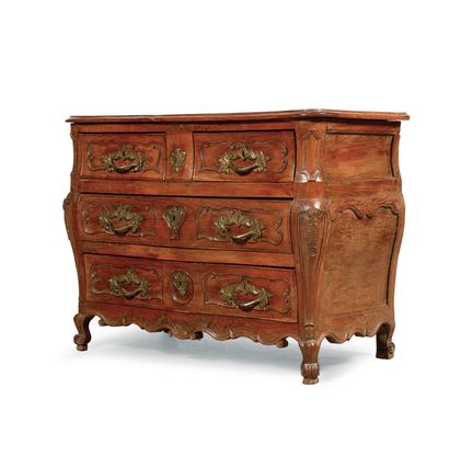 null IMPORTANT PORT COMMODE in fruitwood. Short cambered legs with snail-like scrolls,...