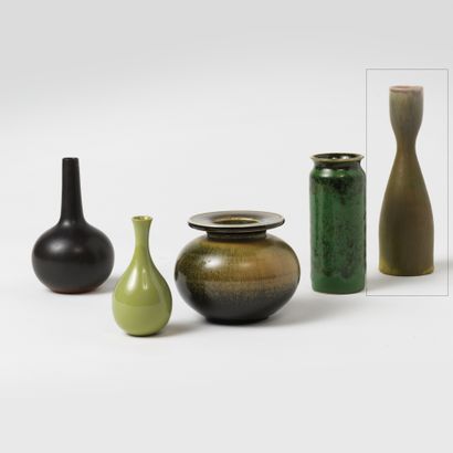 Carl Harry STALHANE (1920-1990) Vase, vers 1955
Émail vert et kaki
Manufacture de...