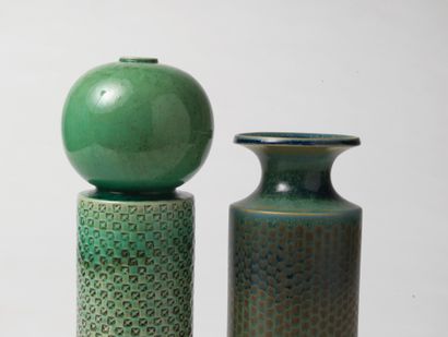 STIG LINDBERG (1916-1982) «Bilboquet»
Vase cylindrique, vers 1950
Émail céladon
Manufacture...