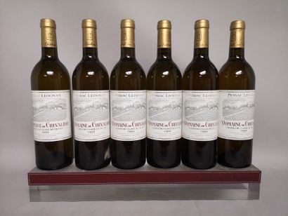 null 6 bouteilles Domaine de CHEVALIER Blanc - Cc Pessac Léognan 1989 En caisse bois....