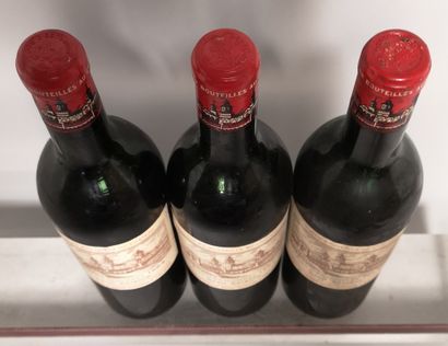 null 3 bouteilles Château COS D'ESTOURNEL - 2e Gcc Saint Estèphe 1964
Etiquettes...