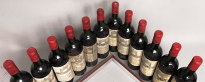 null 12 bouteilles Château LEOVILLE LAS CASES - 2e Gcc Saint Julien 1964
Etiquettes...