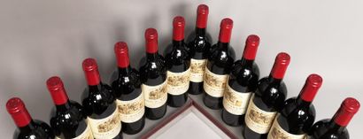 null 12 bouteilles Château MAGDELEINE - St. Emilion grand cru 1993 En caisse boi...