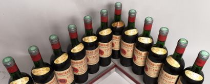 null 12 bouteilles Château FIGEAC - 1er Gcc Saint Emilion 1966
Etiquettes légèrement...