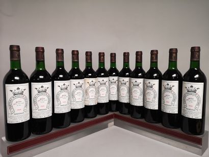 null 12 bouteilles Château MARQUIS d'ALESME BECKER - Margaux 1986 En caisse bois.
1...